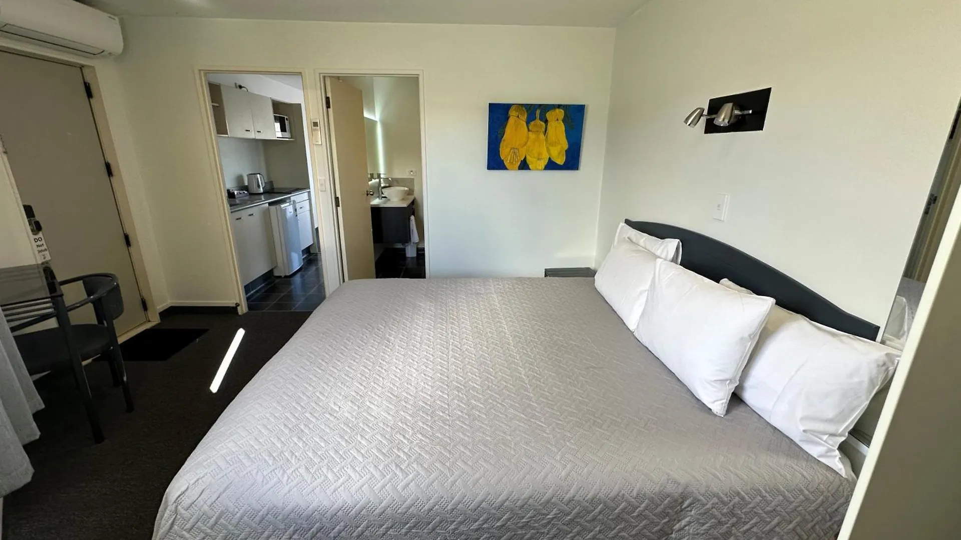 Baycourt Lakefront Motel Taupo