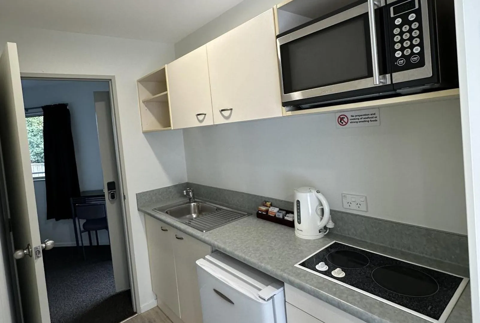 Baycourt Lakefront Motel Taupo
