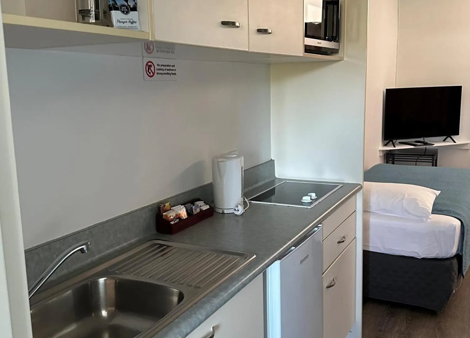 Baycourt Lakefront Motel Taupo 4*,