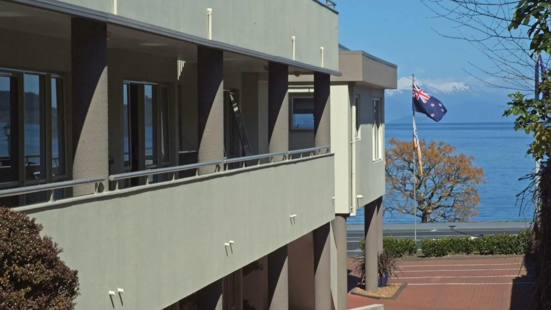 Baycourt Lakefront Motel Taupo