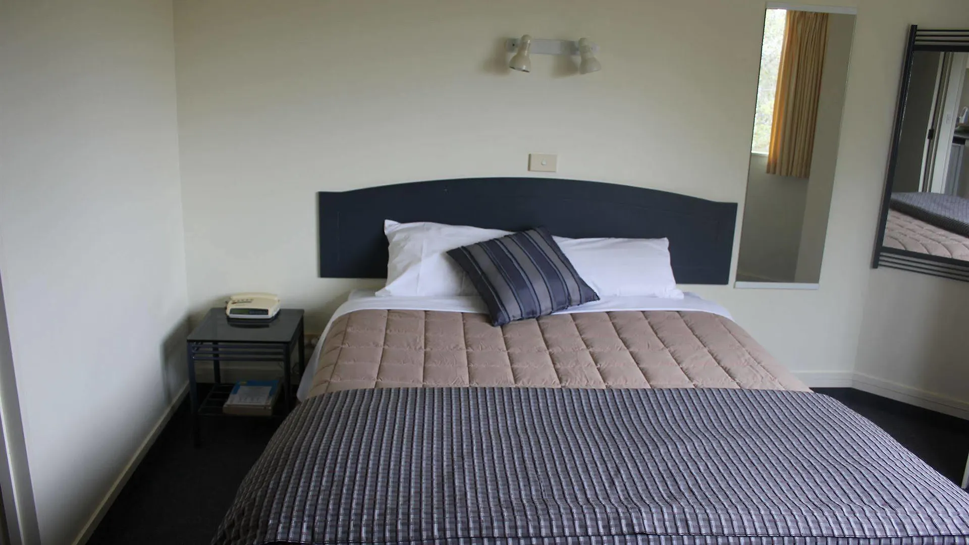 Baycourt Lakefront Motel Taupo
