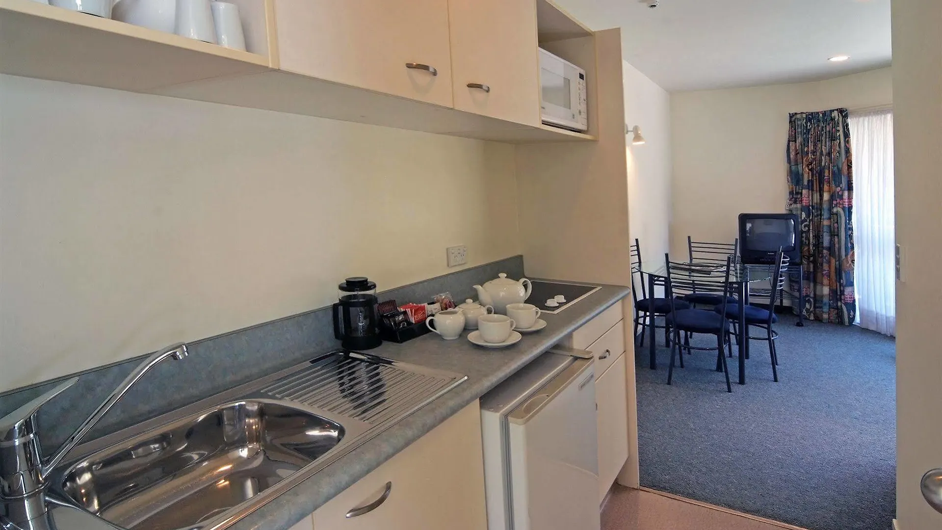****  Baycourt Lakefront Motel Taupo New Zealand